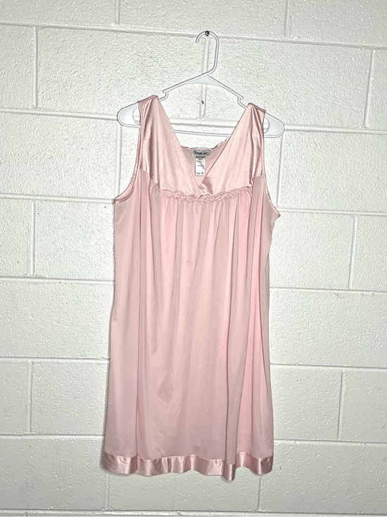 Vanity Fair Other - < Vintage Vanity Fair Baby Pink Nylon Nightgown Size XL >
